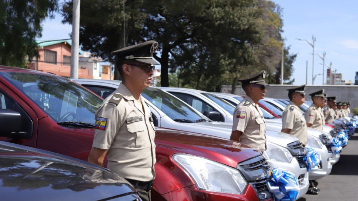 La falta de liquidez impidió el fin de procesos de compras de insumos, según el exministro del Interior Juan Zapata.