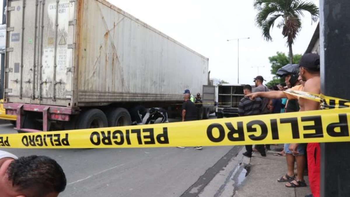 Perimetral. Una moto fue arrollada. Este accidente dejó una víctima.