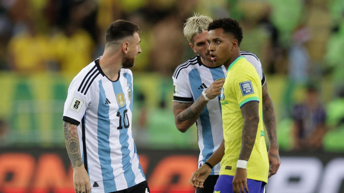 Rodrygo (Brasil) discutió con Messi en el partido de Eliminatorias Sudamericanas