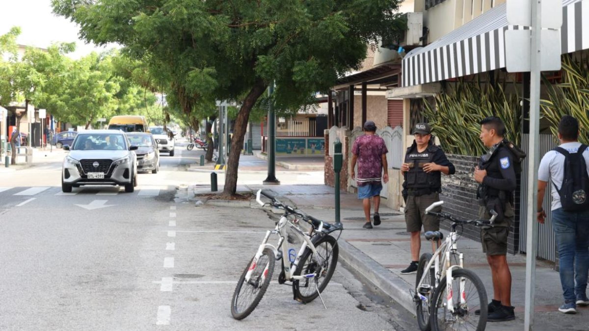 Policías realizaban rondas en la zona la mañana de este jueves 4 de enero