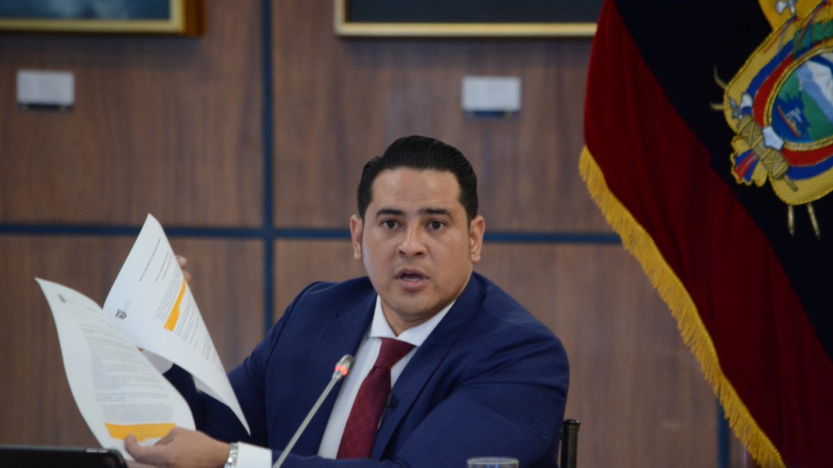 El Ronny Aleaga realiza una declaración en una actividad pública cuando era asambleísta.