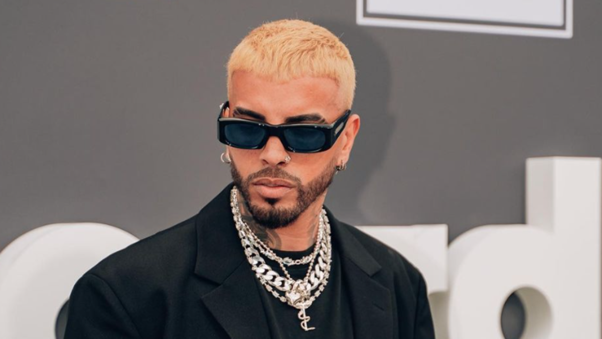 Rauw Alejandro expresa su descontento con lo que han manifestado tereceras personas por su relación sentimental.