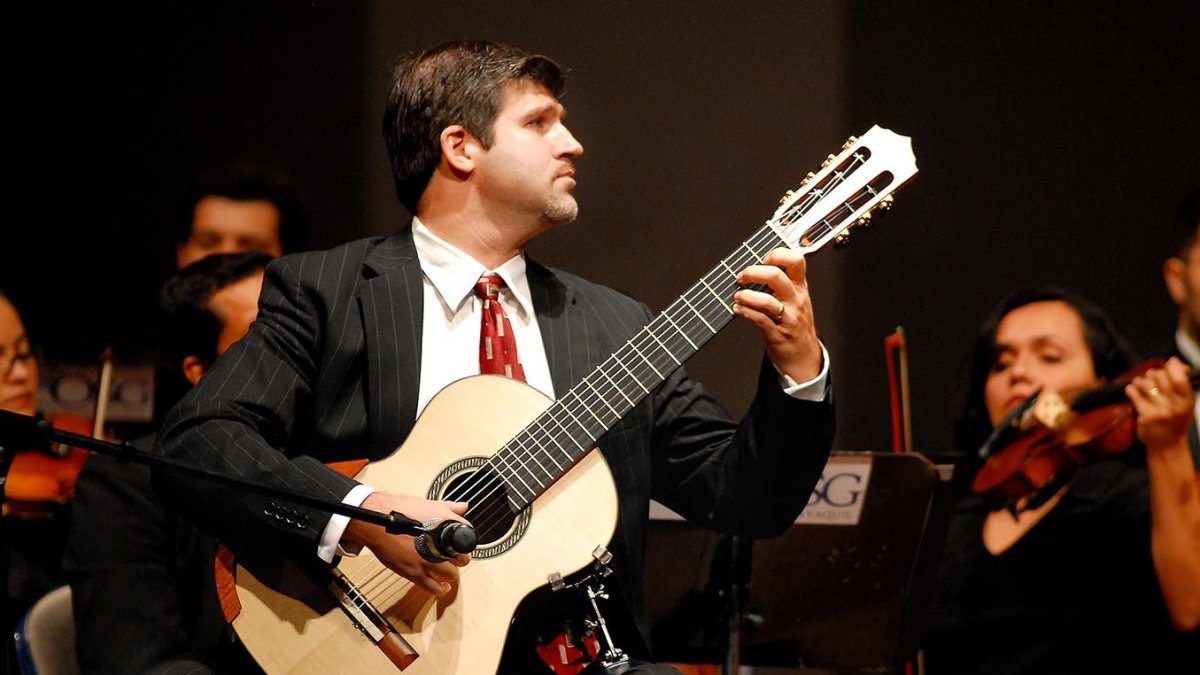 Artista. David Chapman deleitará la noche con su guitarra