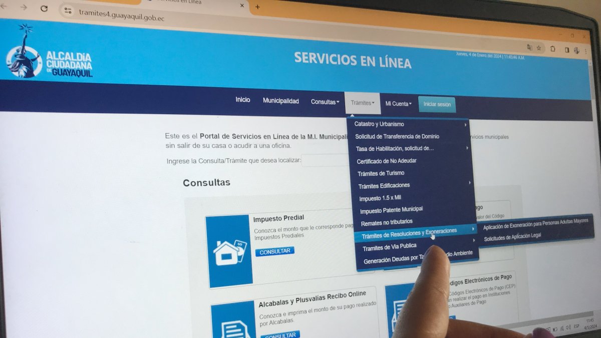 Formulario. Tanto en Guayaquil como en Quito la solicitud de exoneración se hace en línea en los portales web.