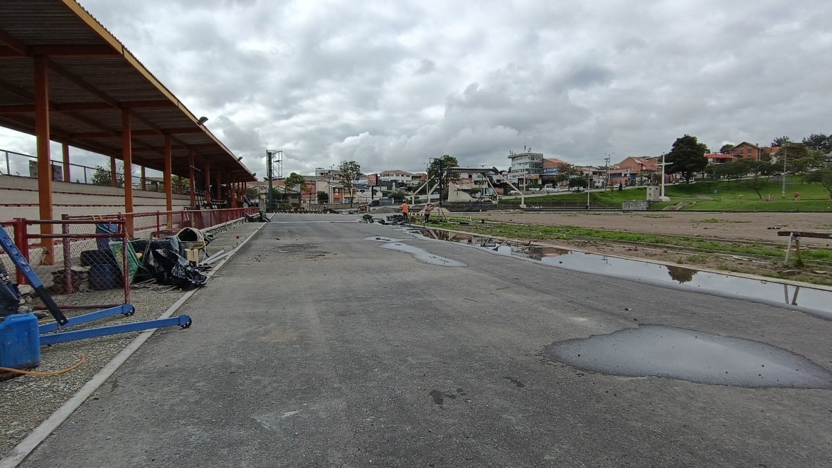 Los trabajos en la pista atlética Jefferson Pérez ya estaban casi por terminar. El 21 entregarían laobra civil y 20 días después iban a colocar el material sintético.