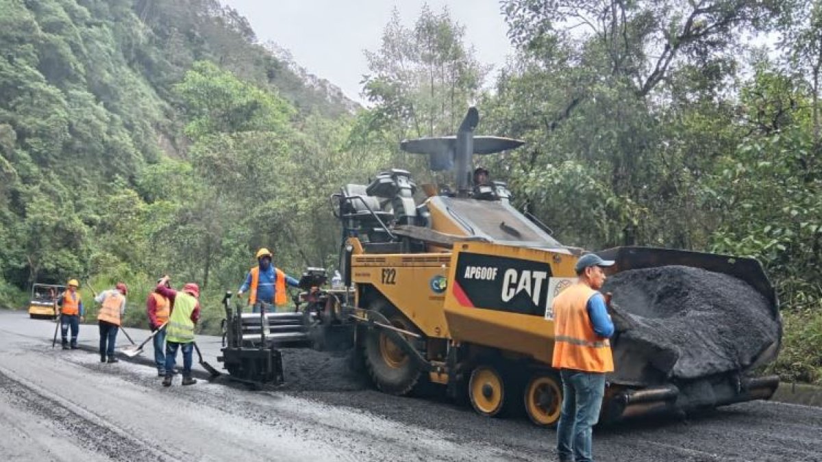 Intervención de la vía Mitad del Mundo - Río Blanco