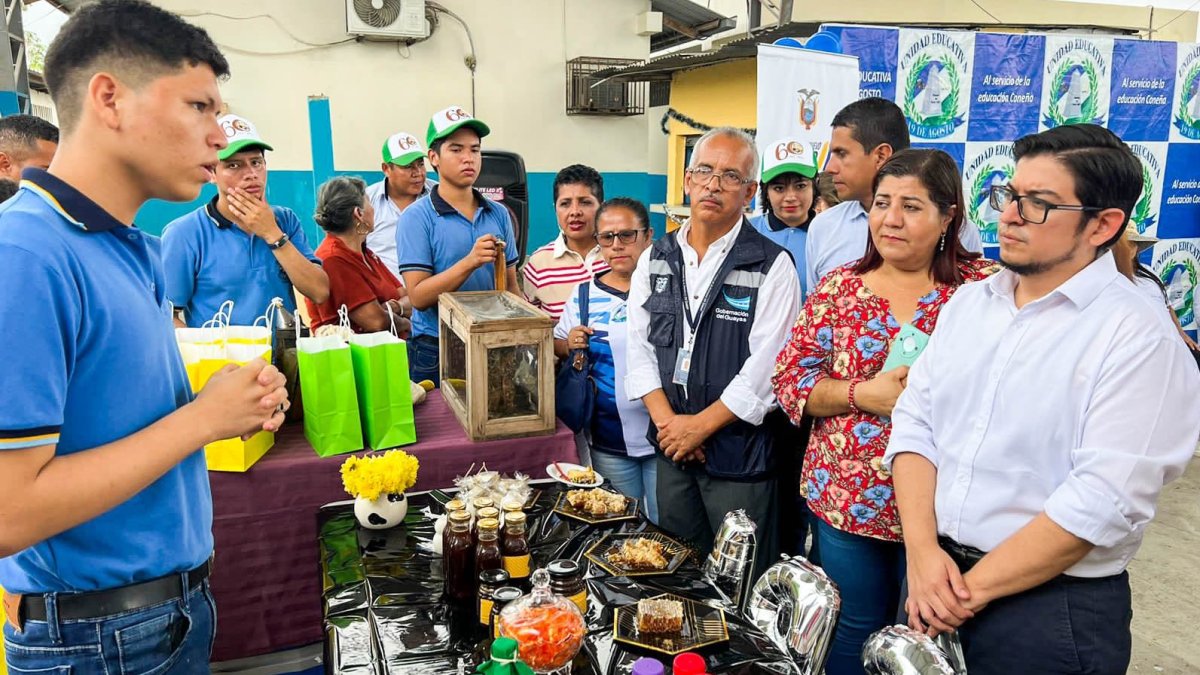 El ministro de Educación, Daniel Calderón, participó de una feria estudiantil, semanas atrás.