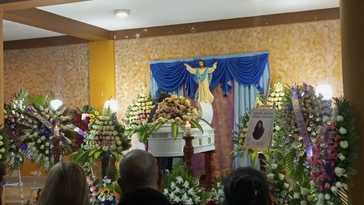 Los restos de Allison fueron llevados a la casa eterna la tarde del viernes.