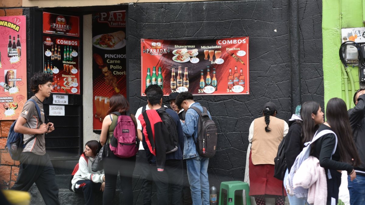 En los alrededores de la Universidad Central la música empieza desde las 09:00.