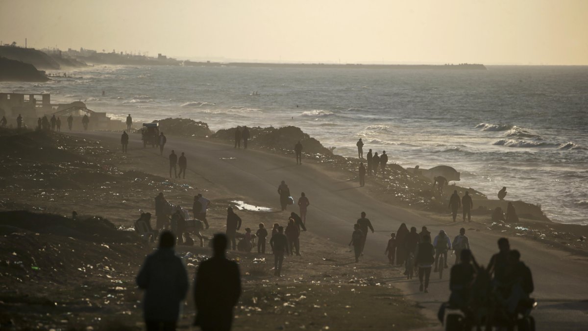 Refugiados huyeron de Gaza después de las incursiones militares de Israel.