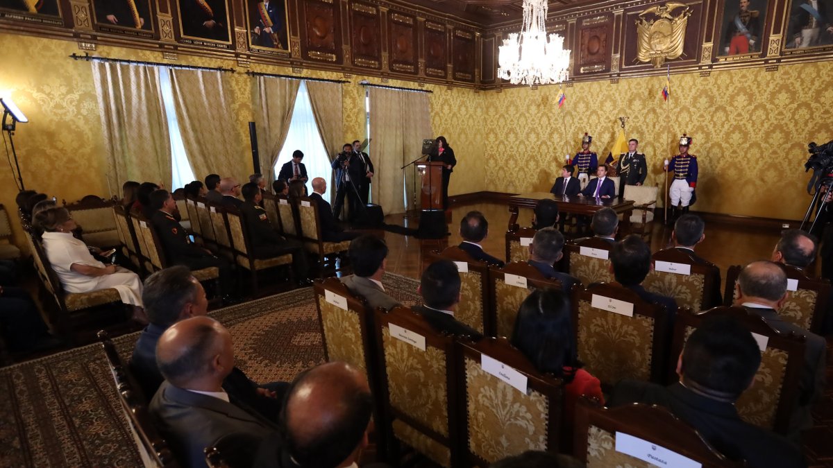 Una actividad del presidente Daniel Noboa en el Salón Amarillo, Palacio de Carondelet.