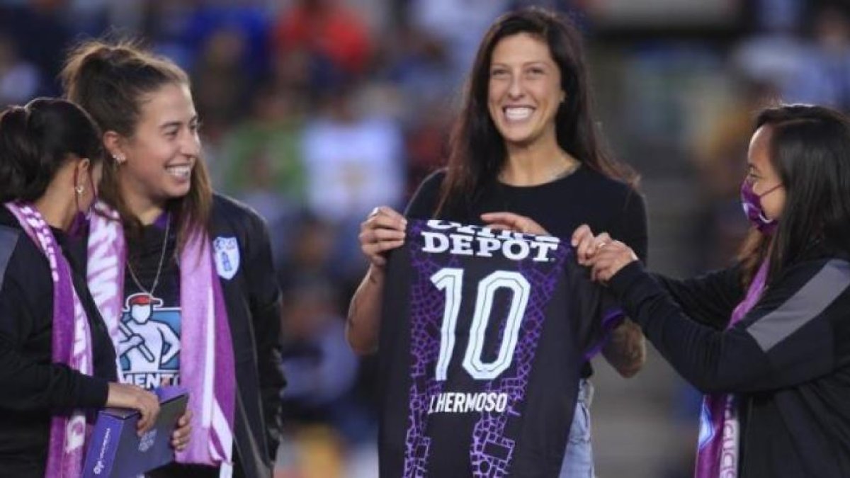La campeona del con España, Jenni Hermoso usará la camiseta 10 en México