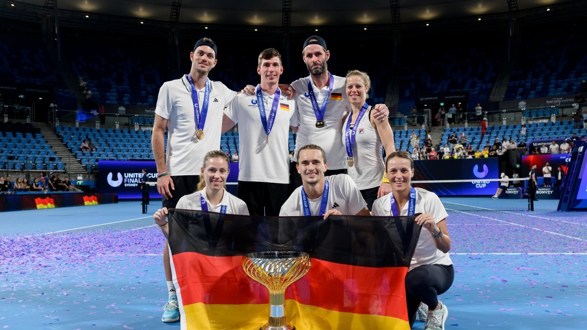 El equipo alemán celebra, tras remontar ante Polonia gracias a su triunfo en el encuentro de dobles que decidió todo.