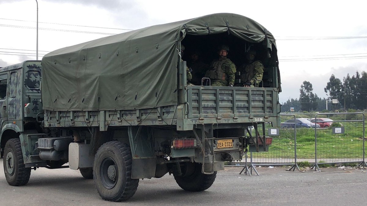Seguridad. A la cárcel de Cotopaxi llegaron militares de la Brigada Patria.