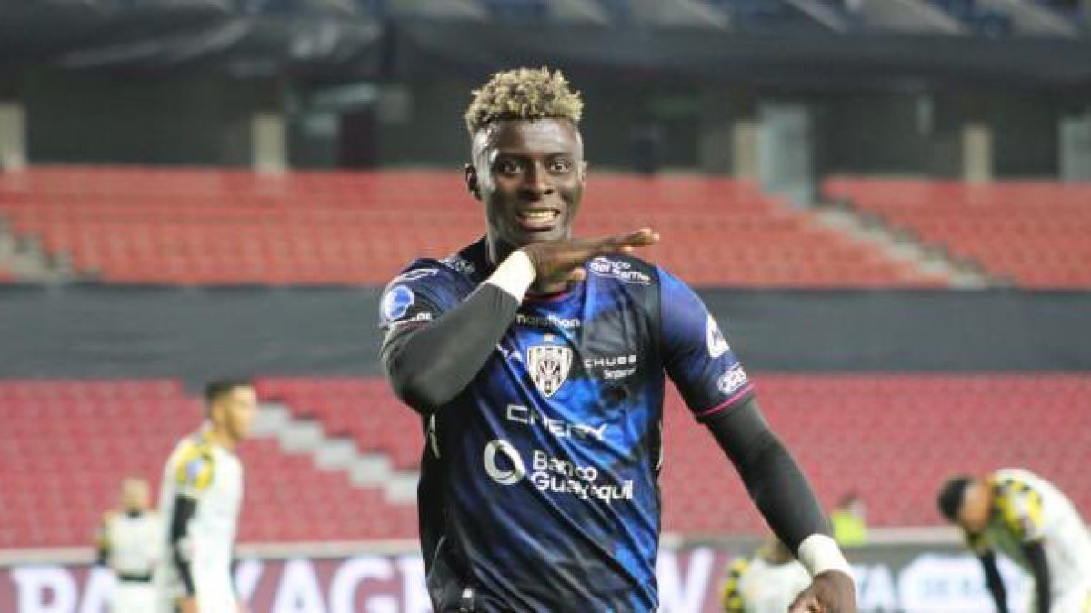 Jhoanner Chávez jugara en el futbol Frances