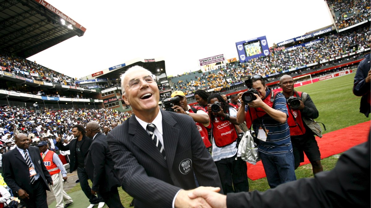 Franz Beckenbauer fue dirigente, jugador y director técnico. Con los dos últimos cargos fue campeón mundial.Primero en 1974 y luego dirigiendo a Alemania en 1990.