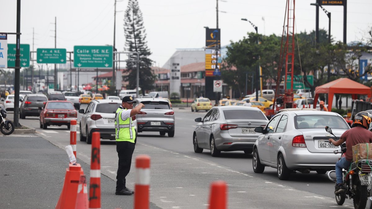 Cierres. Desde el 8 de enero se procedió al cierre de tres carriles en la zona de la construcción.