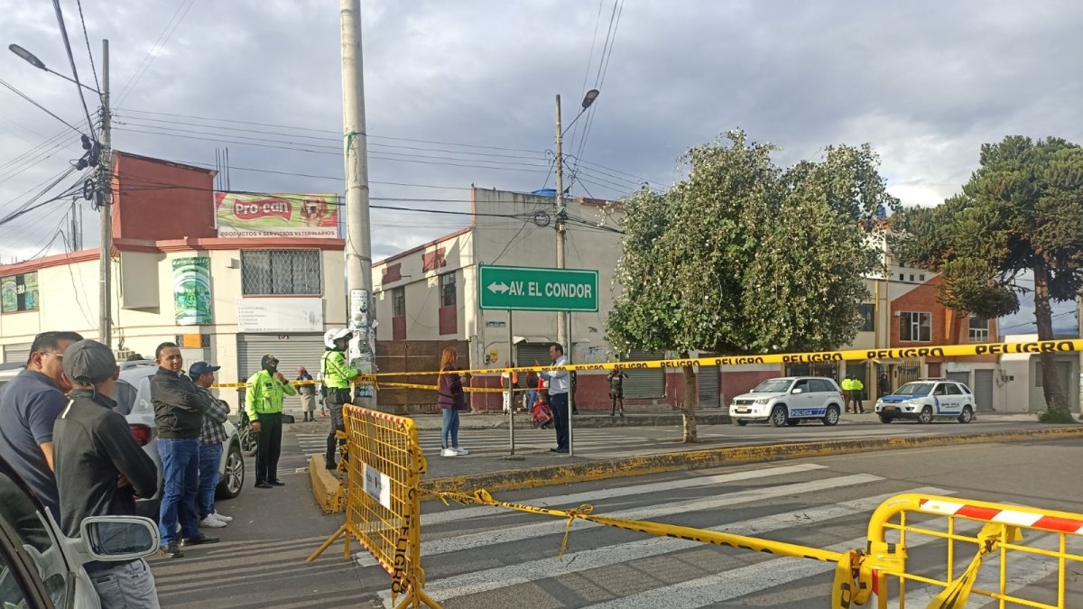 Los policías y militares cercaron ocho cuadras alrededor de la cárcel de Ambato donde hubo presunta fuga.