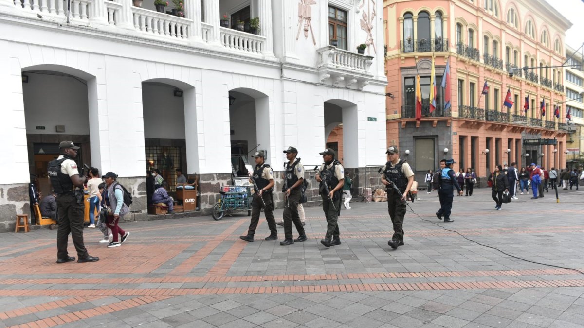 Vigilancia. Los patrullajes policiales y militares se reforzaron en distintos sectores de la ciudad