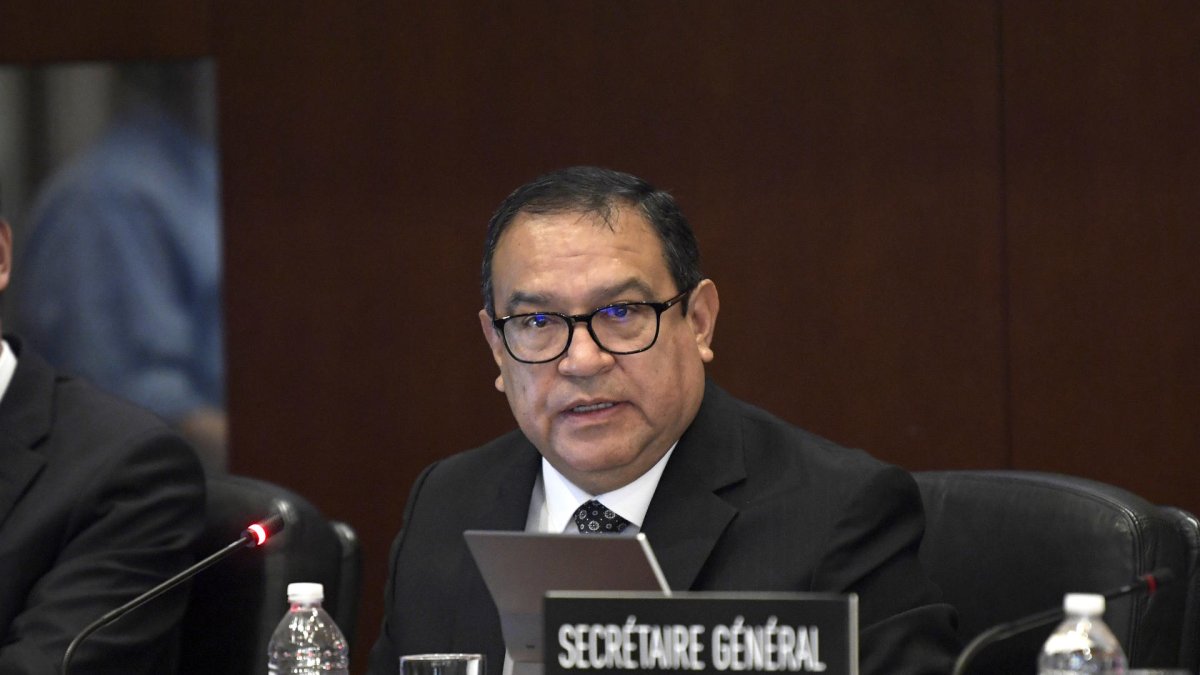 Fotografía de archivo del jefe de gabinete de Perú, Alberto Otárola.