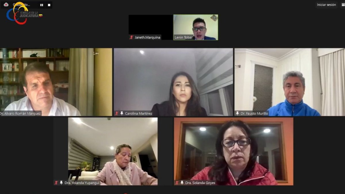 Sesión. El pleno del Consejo mantuvo una sesión extraordinaria la noche del martes.