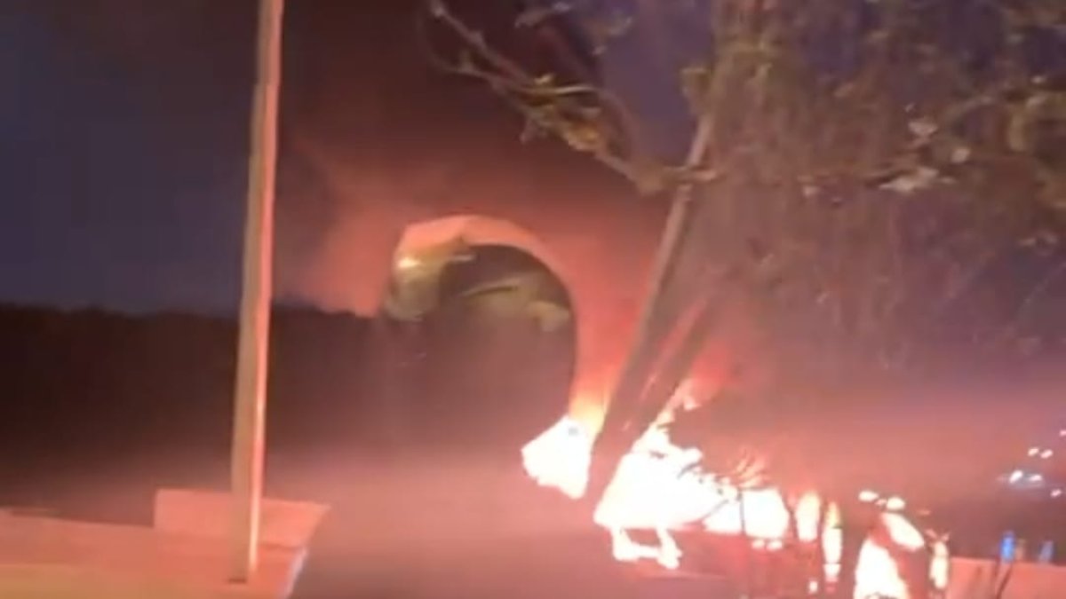 La Policía descubrió los cuerpos luego de apagar el incendio