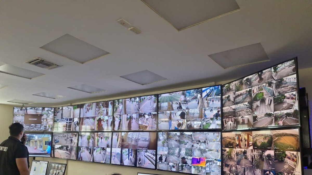 Las instalaciones cuentan con un sistema de circuito cerrado con 278 cámaras de videovigilancia.