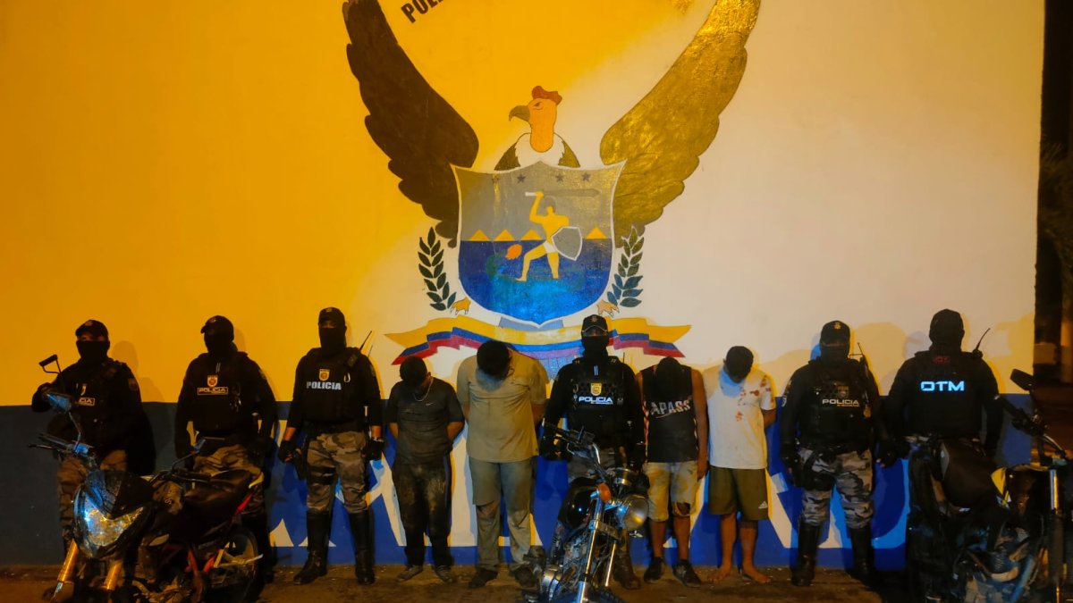 Estos sujetos fueron señalados como los culpables de incendiar dos buses en Machala, la tarde del 9 de enero