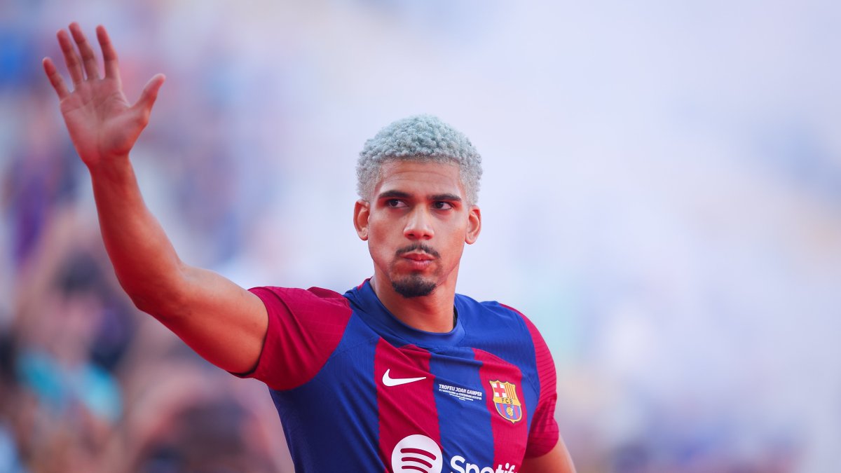 Ronald Araujo, zaguero uruguayo del FC Barcelona.