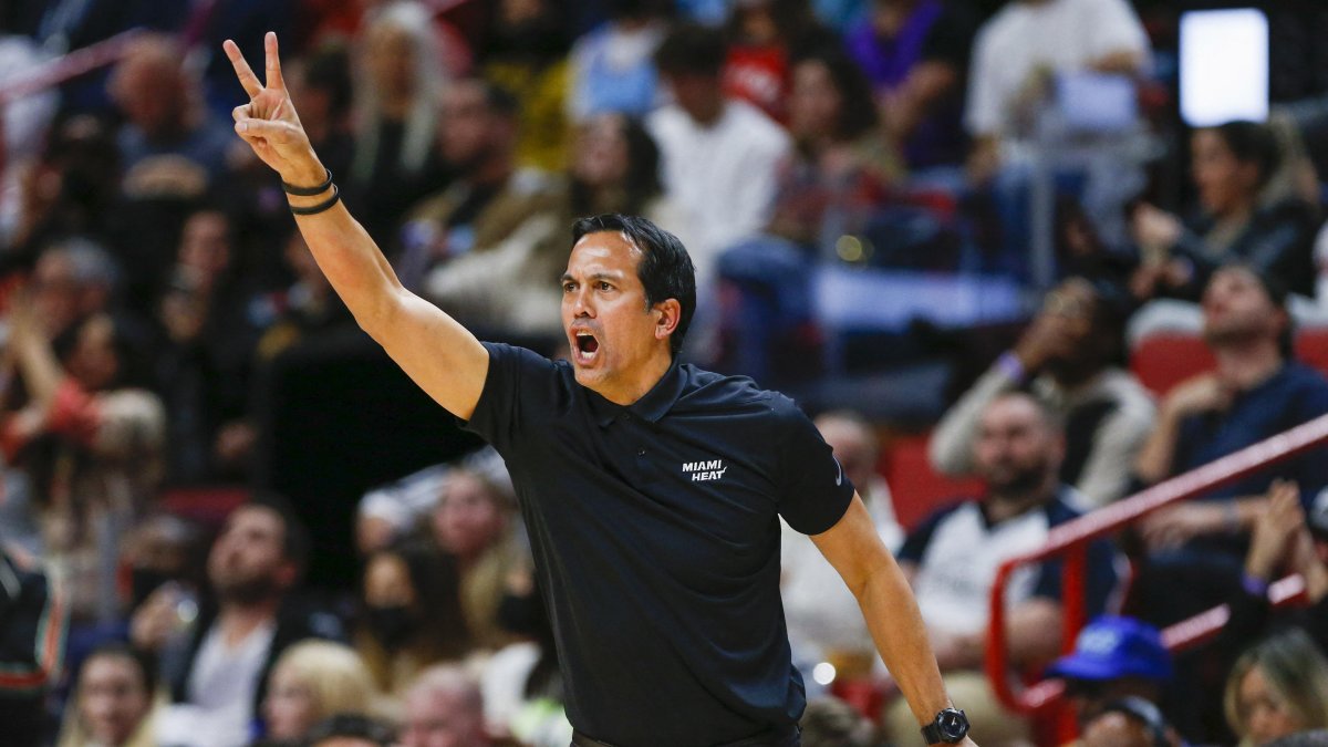 Spoelstra dirige desde 2008 a la franquicia de la ciudad del sol y es el primer técnico filipino-estadounidense.