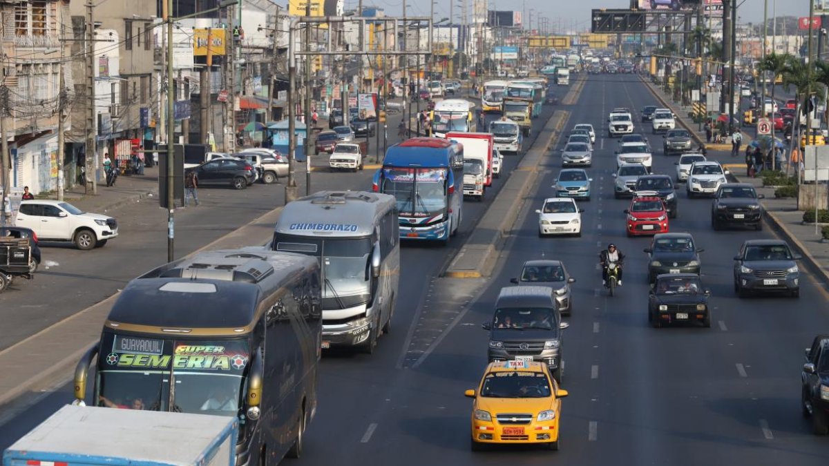 El tránsito en el cantón ferroviario está regulado por la Autoridad de Tránsito de Durán.