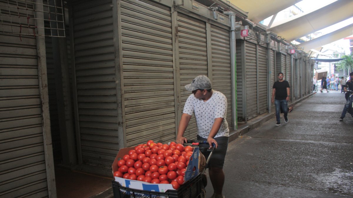 Bahía. Los locales de la Bahía optaron por no abrir el miércoles 10 de enero de 2024.