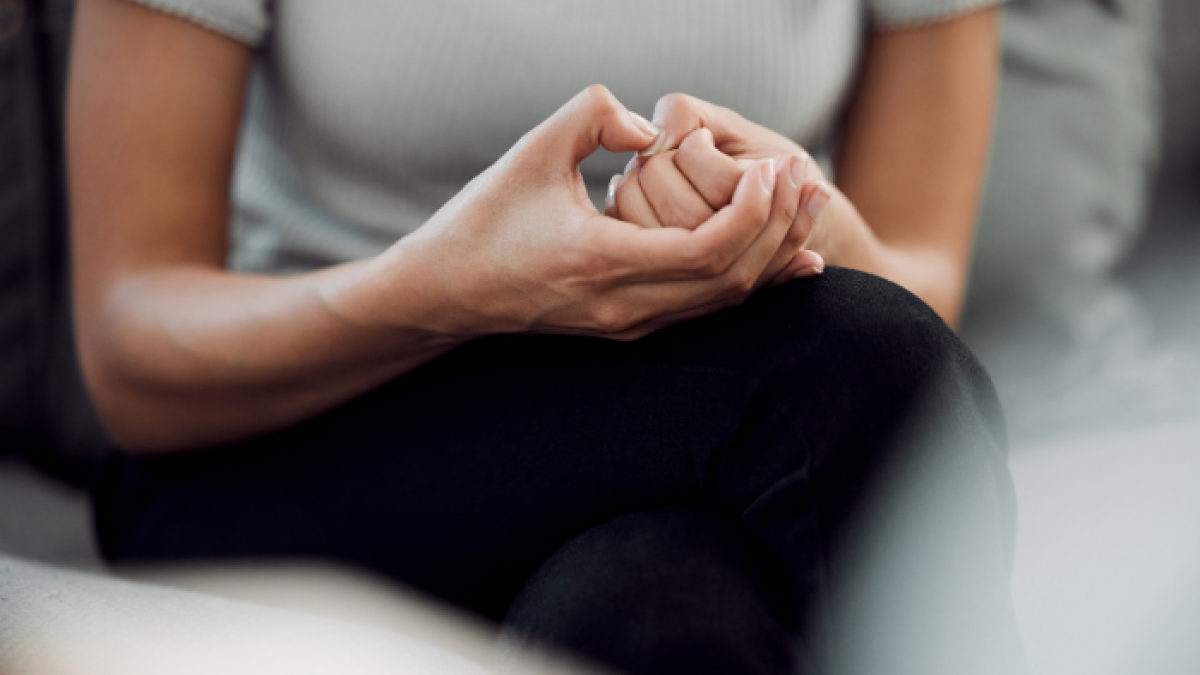 La ansiedad es una respuesta emocional caracterizada por sentimientos de preocupación, nerviosismo y aprehensión.