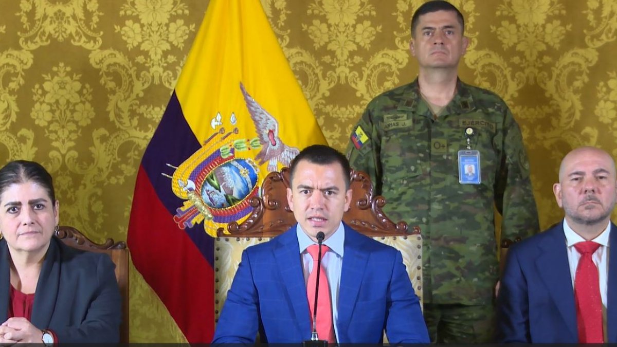 En un audiovisual pregrabado, el presidente justificó que los crímenes y violencia registrados en los últimos días responde a la aplicación del Plan Fénix.