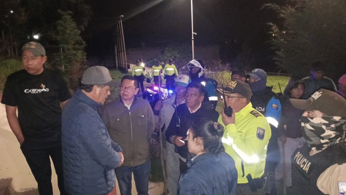 Agentes de la Policía llegaron hasta el lugar de los hechos.