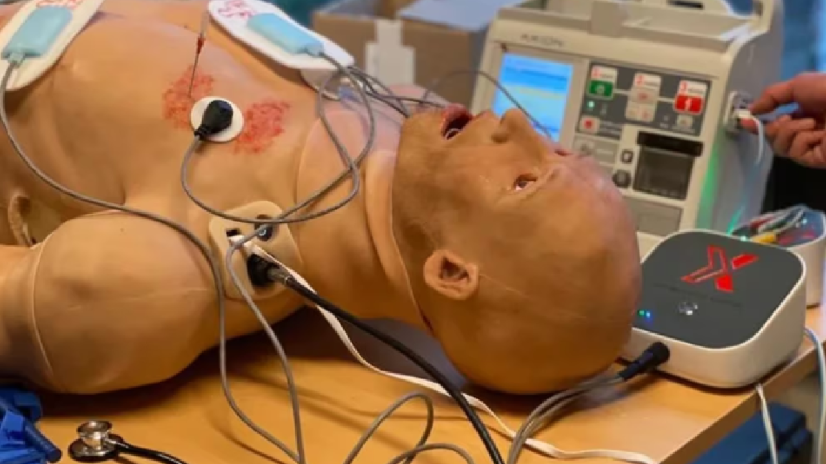 Adam X, es el nuevo paciente de la medicina