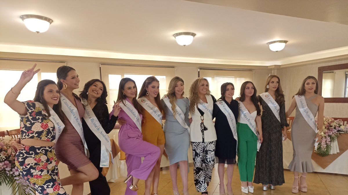 Una de estas chicas aspira a ser la nueva Reina de las Flores y las Frutas
