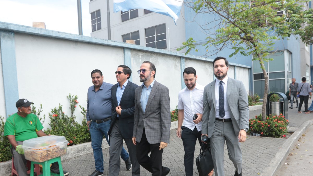 Socios de Barcelona piden que se realice el proceso electoral para elegir su directorio.