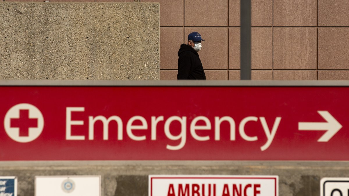 Nueva York. En cinco estados es obligatorio la mascarillas en hospitales.