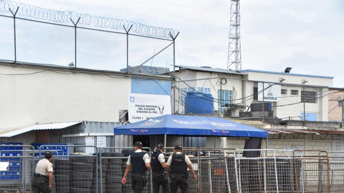 Los reos aún continúan con los 16 guías retenidos.