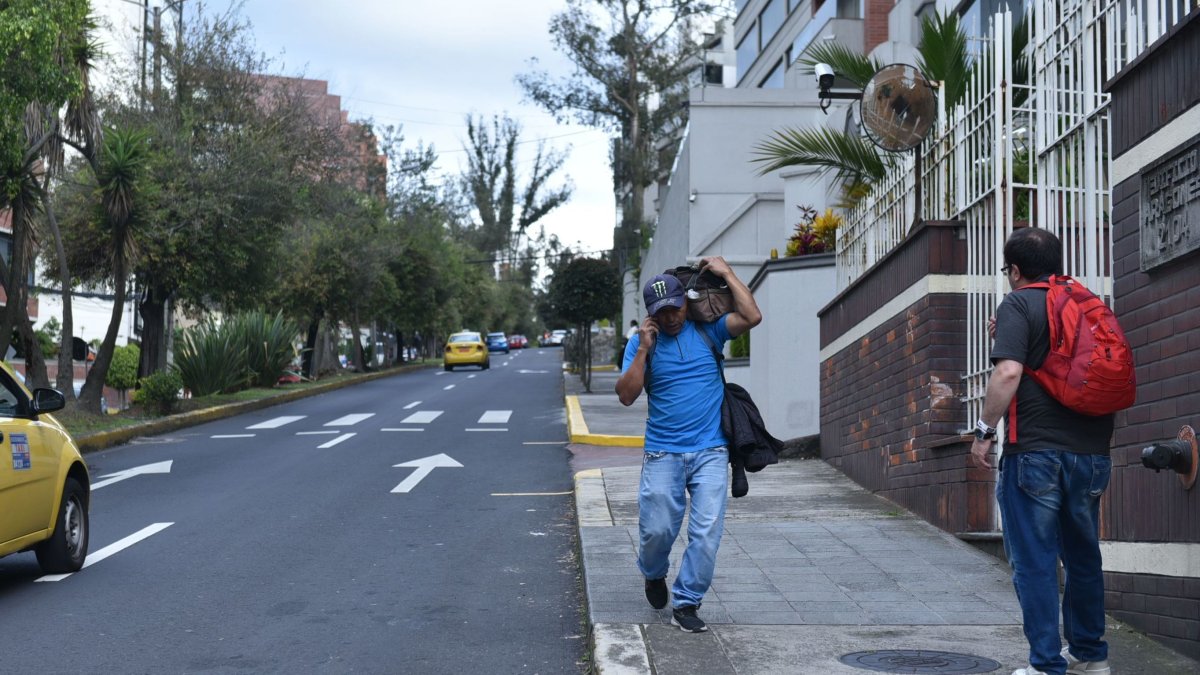 Sectores otrora residenciales cuentan hoy con movimiento comercial. Sin buses, no obstante, llegar allí es complicado.