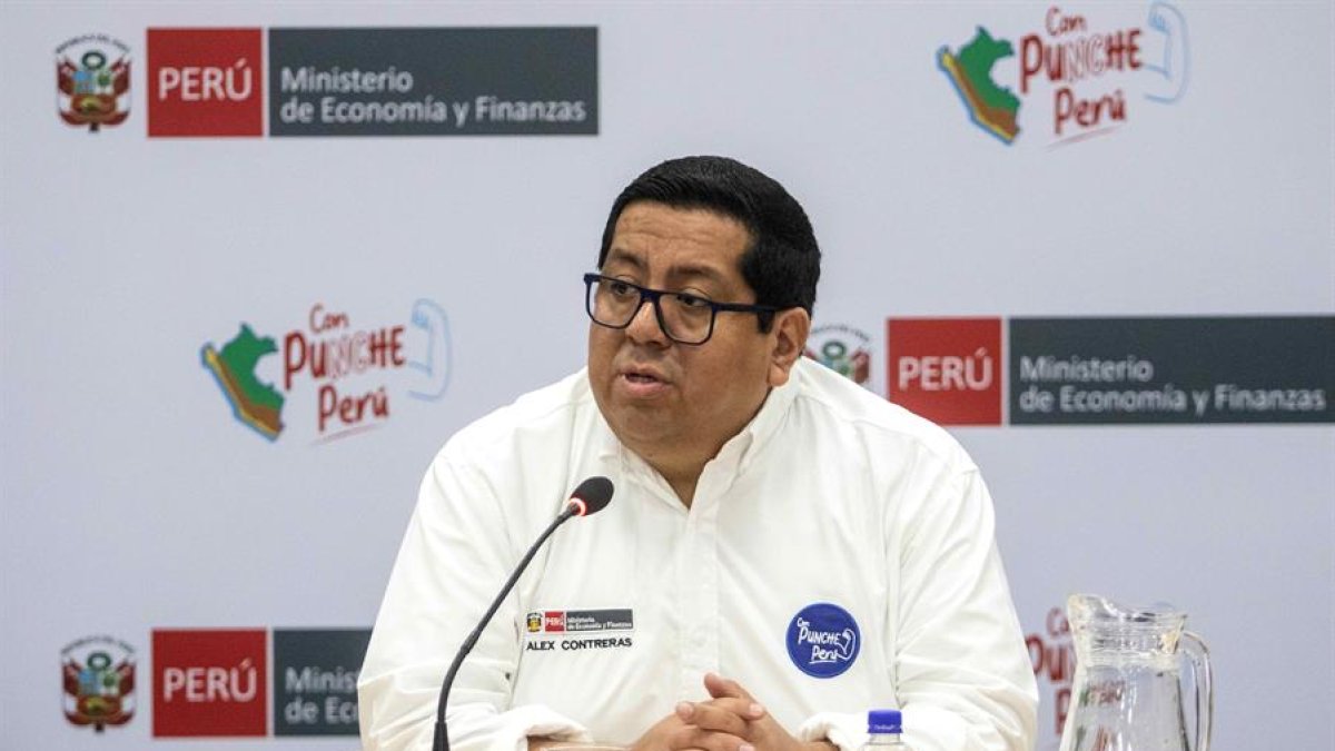 El ministro de Economía y Finanzas de Perú, Alex Contreras.