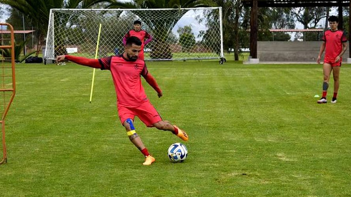 Adolfo Muñoz ya cumple con los trabajos de pretemporada en el conjunto oriental.