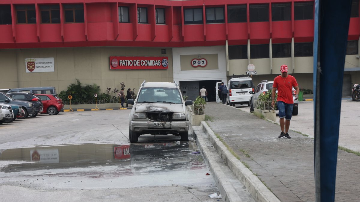 Ataque. Los atentados ocurrieron en uno de los parqueaderos del centro comercial Albán Borja, donde dos guardias fueron asesinados.