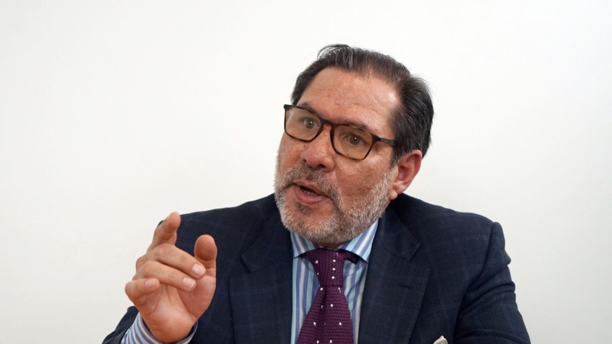 Defensa: El abogado Eduardo Carmigniani defiende el derecho de informar y el derecho del público de ser informado de las relaciones entre Jordán y Ronny Aleaga.