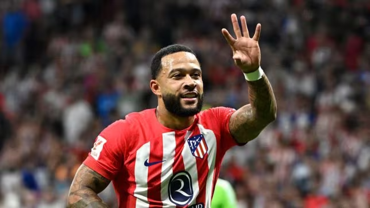 Memphis Depay intenta recuperarse para los partidos de Atlético de Madrid