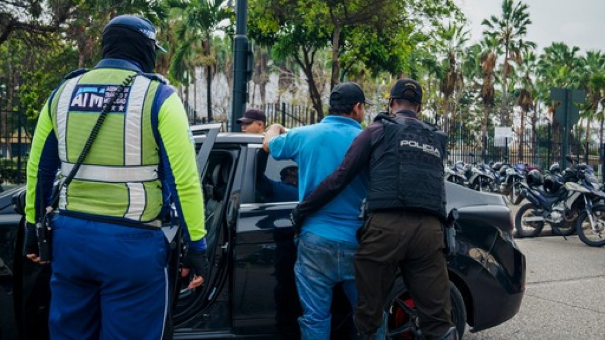 Agentes de la ATM y de la Policía Nacional desplegaron el operativo de seguridad.