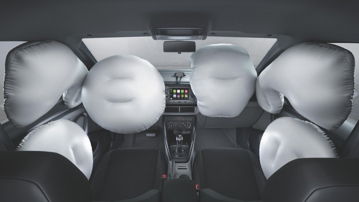 Regularmente los carros poseen 6 airbags, pero también hay los que tienen 10.