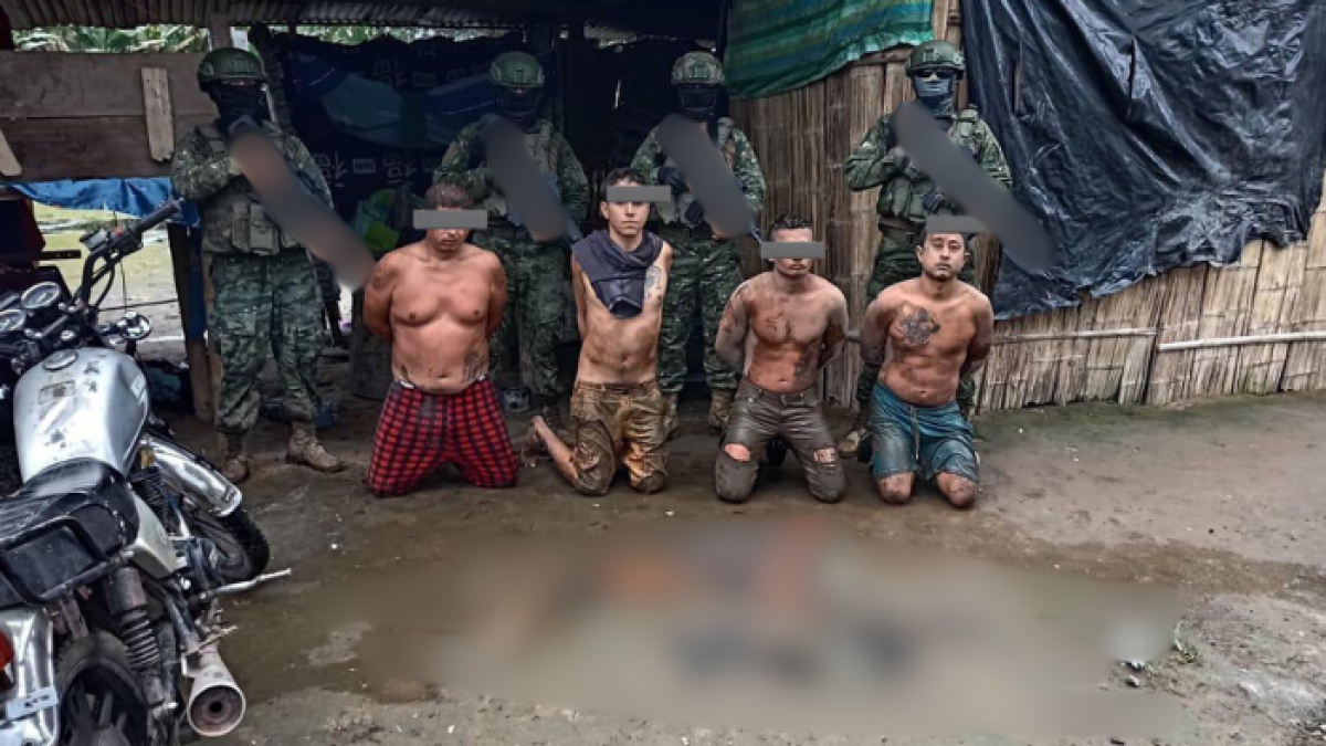 La imagen de la detención fue compartida en la cuenta de X del Ejército del Ecuador.
