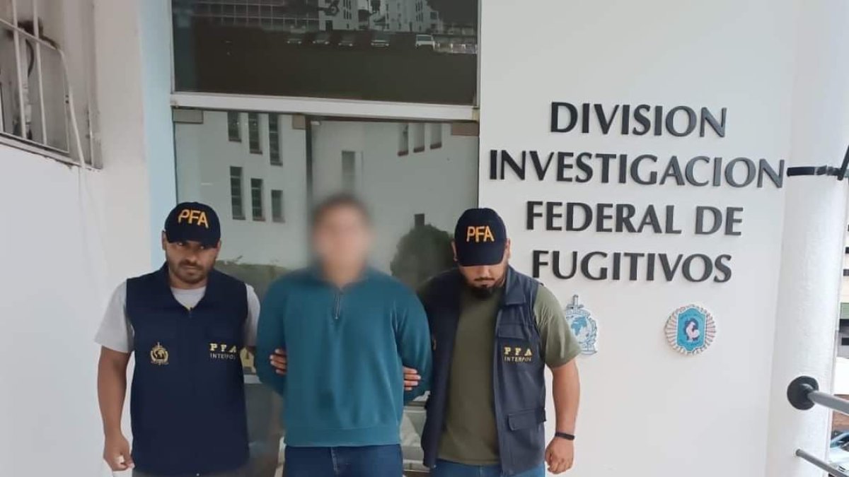 Walter Villarroel, comandante de la Subzona de Policía del Azuay, dio detalles de la captura de Jaime Alejando V. implicado en el asesinato del adolescente José Andrés V.